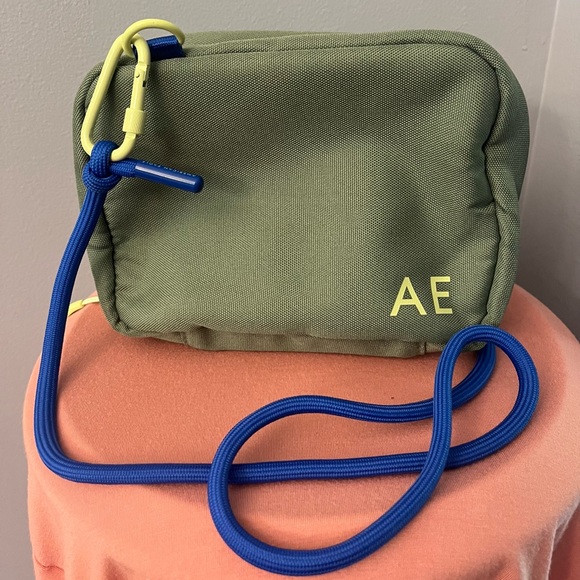 American Eagle Outfitters Handbags - NWT American Eagle Crossbody